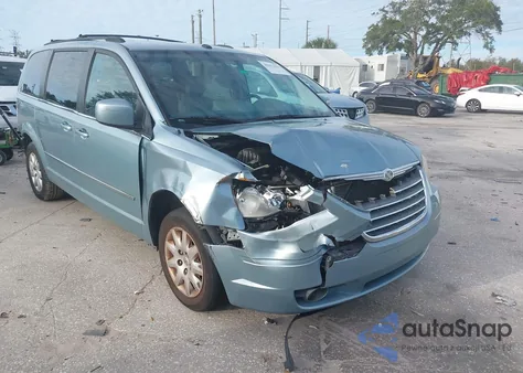 2009 Chrysler Town & Country Touring из США, поврежденный, VIN 2A8HR54199R529242